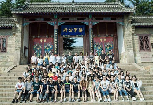 ����������